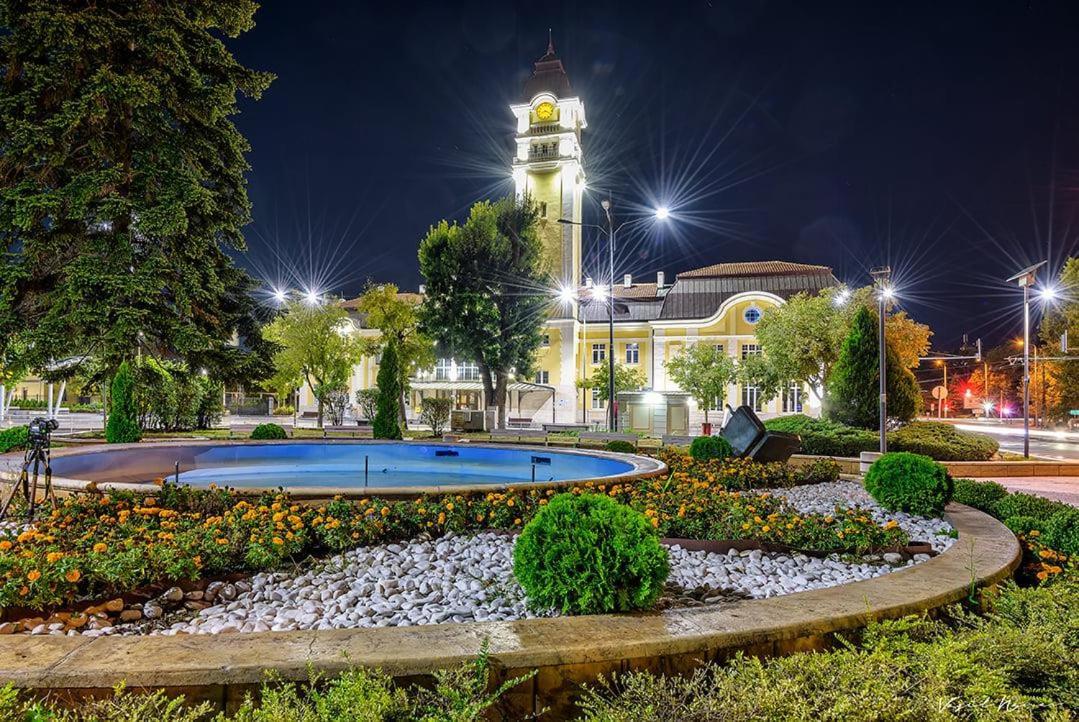 Luxury Versailles Apartments Center Opera Burgas City Exteriér fotografie