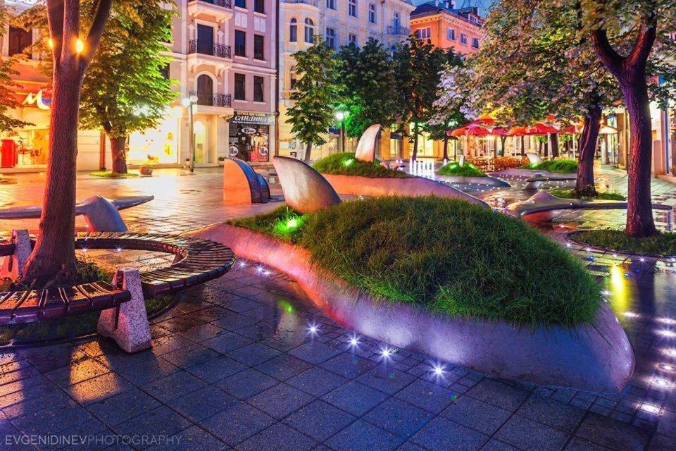 Luxury Versailles Apartments Center Opera Burgas City Exteriér fotografie